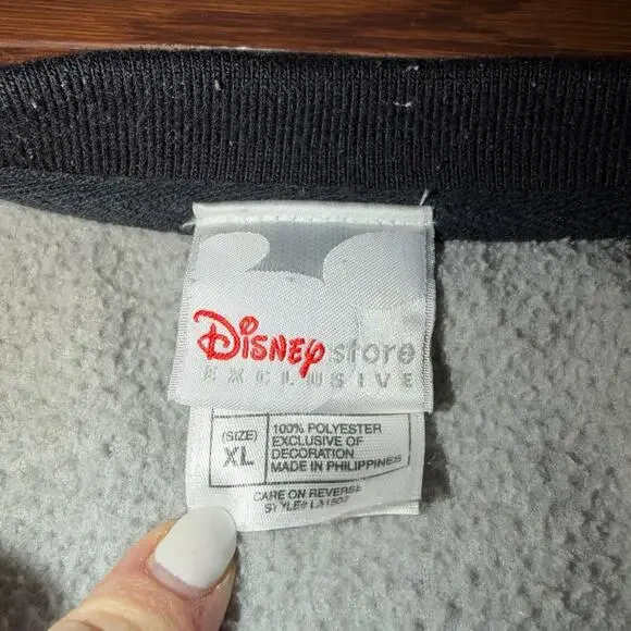 Vintage  Y2K Disney Store Exclusive Long Sleeve Crew Neck Size XL - Picture 5 of 6